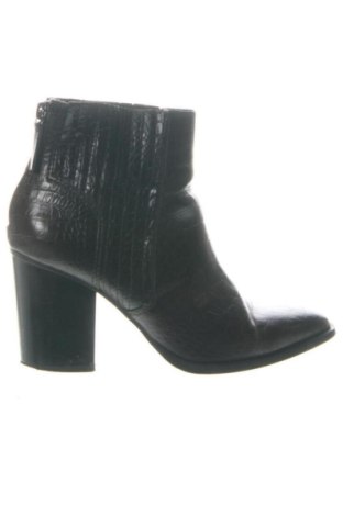 Damskie botki Zara, Rozmiar 38, Kolor Fioletowy, Cena 208,98 zł