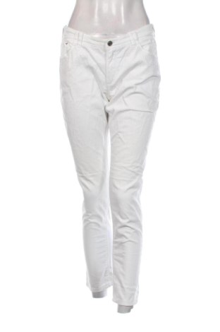 Дамски дънки Armani Jeans, Размер L, Цвят Бял, Цена 71,58 €