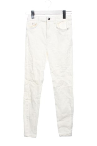 Дамски дънки Bershka, Размер XS, Цвят Екрю, Цена 15,33 €