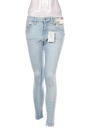 Дамски дънки Bershka, Размер M, Цвят Син, Цена 24,03 €