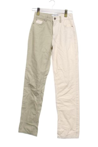 Дамски дънки Bershka, Размер XXS, Цвят Многоцветен, Цена 15,33 €