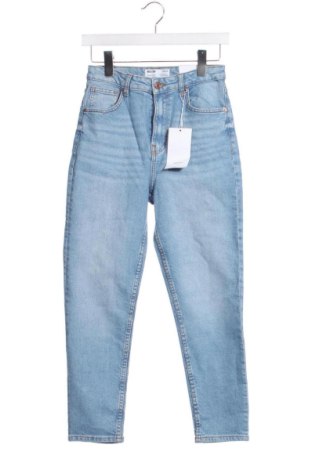 Dámske džínsy  Bershka, Veľkosť XS, Farba Modrá, Cena  23,59 €, #136547446