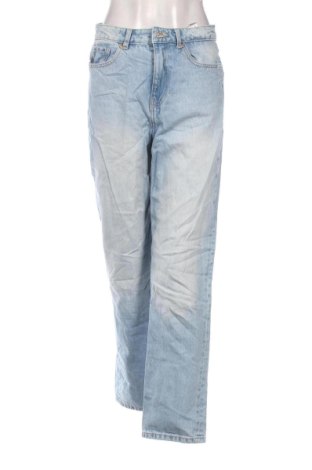 Дамски дънки Bershka, Размер M, Цвят Син, Цена 15,33 €