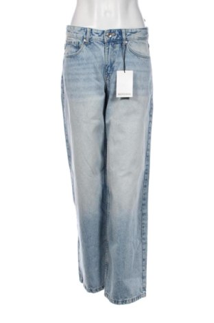 Damskie jeansy Bershka, Rozmiar M, Kolor Niebieski, Cena 123,99 zł