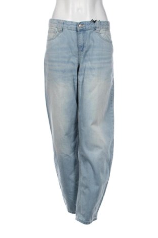 Dámske džínsy  Bershka, Veľkosť S, Farba Modrá, Cena  24,95 €, #136583859