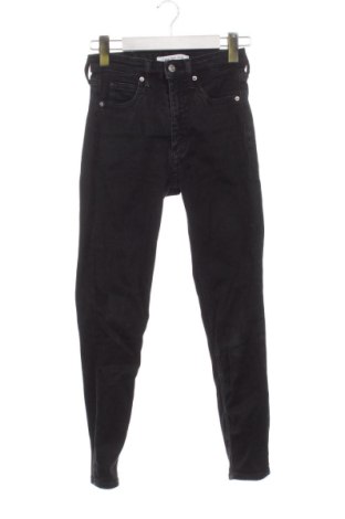 Damskie jeansy Calvin Klein Jeans, Rozmiar XXS, Kolor Czarny, Cena 183,99 zł, #136170116