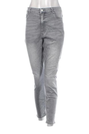 Дамски дънки H&M, Размер L, Цвят Сив, Цена 15,33 €