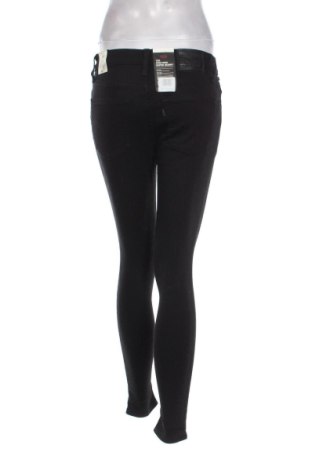 Дамски дънки Levi's, Размер M, Цвят Черен, Цена 89,47 €