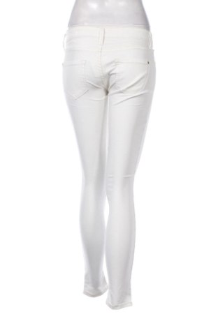 Дамски дънки Mango, Размер M, Цвят Бял, Цена 17,89 €
