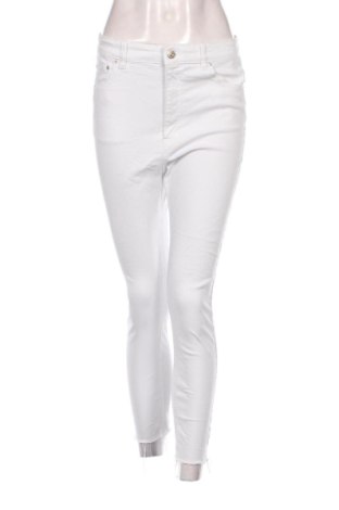 Damskie jeansy Pull&Bear, Rozmiar M, Kolor Biały, Cena 78,99 zł