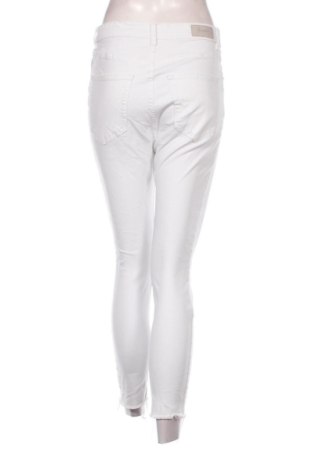 Damskie jeansy Pull&Bear, Rozmiar M, Kolor Biały, Cena 78,99 zł