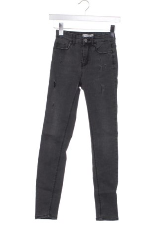 Дамски дънки Pull&Bear, Размер XXS, Цвят Сив, Цена 14,77 €