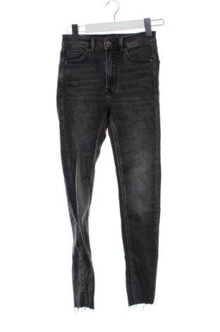 Damskie jeansy Stradivarius, Rozmiar XS, Kolor Szary, Cena 78,99 zł