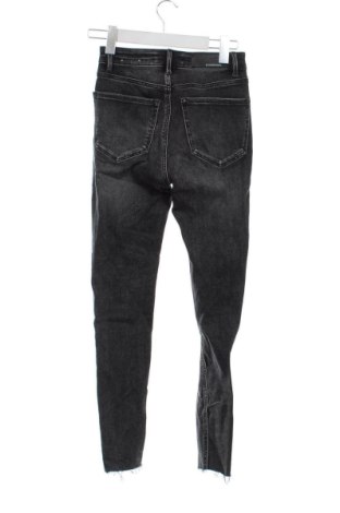 Damskie jeansy Stradivarius, Rozmiar XS, Kolor Szary, Cena 78,99 zł