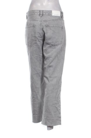Damskie jeansy Stradivarius, Rozmiar M, Kolor Szary, Cena 78,99 zł
