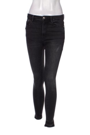 Damskie jeansy Stradivarius, Rozmiar M, Kolor Czarny, Cena 80,38 zł