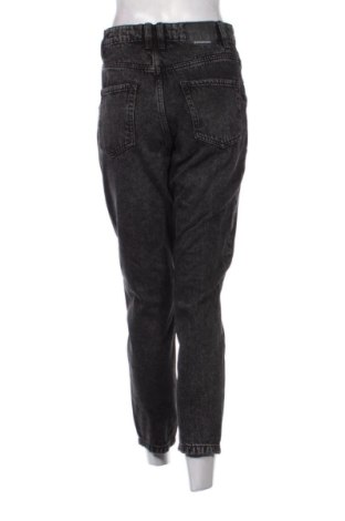 Damskie jeansy Stradivarius, Rozmiar S, Kolor Czarny, Cena 80,38 zł