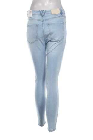 Дамски дънки Stradivarius, Размер M, Цвят Син, Цена 24,03 €