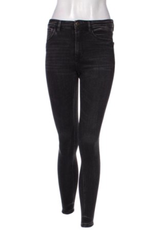 Damskie jeansy Stradivarius, Rozmiar S, Kolor Czarny, Cena 90,45 zł
