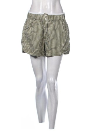 Pantaloni scurți de femei Bershka, Mărime M, Culoare Multicolor, Preț 52,13 Lei