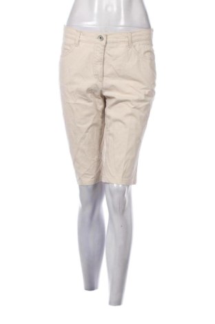 Damen Shorts Brax, Größe L, Farbe Ecru, Preis 31,99 €