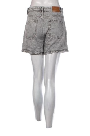 Damen Shorts Jennyfer, Größe M, Farbe Grau, Preis 12,99 €
