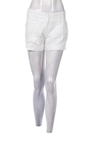 Damen Shorts Pimkie, Größe M, Farbe Weiß, Preis 12,99 €