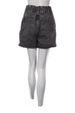 Dámske kraťasy  Pull&Bear, Veľkosť S, Farba Sivá, Cena  11,95 €