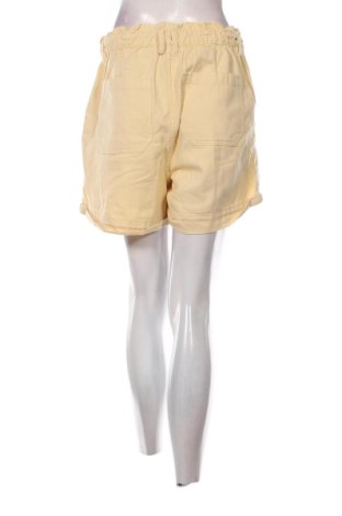 Pantaloni scurți de femei Sinsay, Mărime M, Culoare Galben, Preț 52,13 Lei
