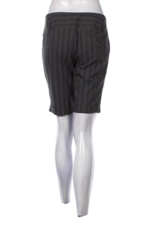 Damen Shorts Sisley, Größe L, Farbe Mehrfarbig, Preis 31,99 €