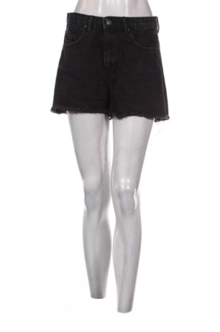 Дамски къс панталон Stradivarius, Размер M, Цвят Черен, Цена 10,22 €