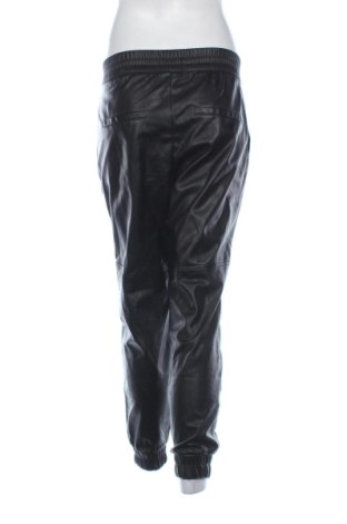 Дамски панталон Bershka, Размер S, Цвят Черен, Цена 15,33 €