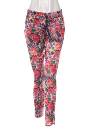 Damenhose Bershka, Größe M, Farbe Mehrfarbig, Preis 19,99 €