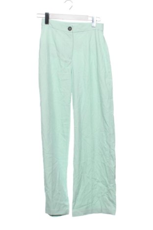 Дамски панталон Bershka, Размер XS, Цвят Зелен, Цена 15,33 €