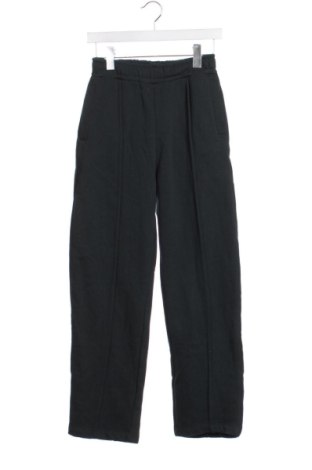 Damenhose Bershka, Größe XS, Farbe Grün, Preis 32,00 €, #136555748