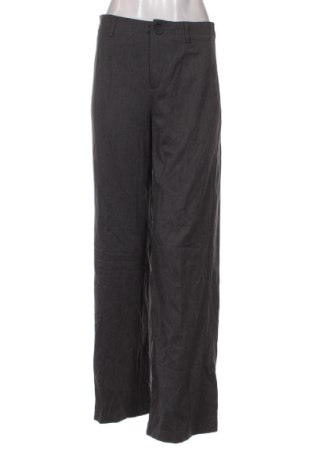 Pantaloni de femei Bershka, Mărime M, Culoare Gri, Preț 151,99 Lei