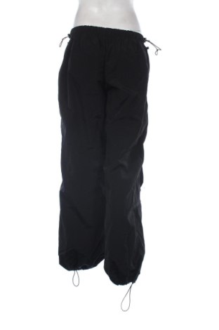 Damenhose Bershka, Größe M, Farbe Schwarz, Preis 15,00 €