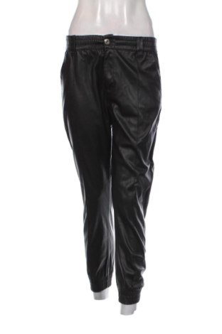 Damenhose Bershka, Größe S, Farbe Schwarz, Preis 15,00 €