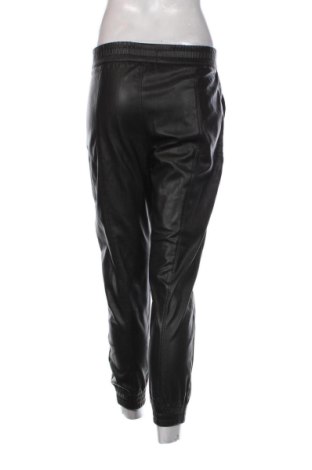 Damenhose Bershka, Größe S, Farbe Schwarz, Preis 15,00 €