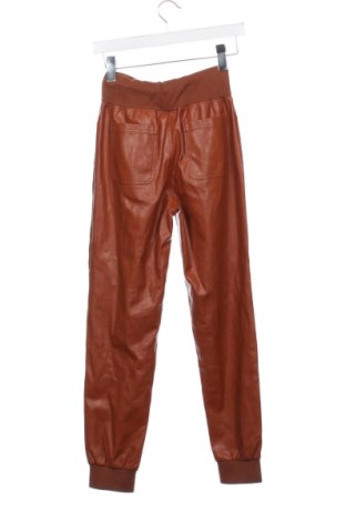 Női nadrág Kendall & Kylie, Méret XS, Szín Barna, Ár 13 223 Ft