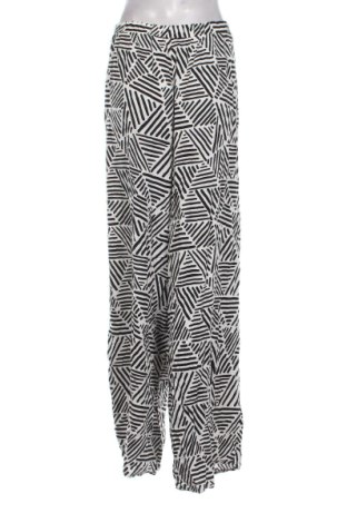 Дамски панталон New Look, Размер 3XL, Цвят Многоцветен, Цена 15,33 €
