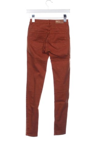 Дамски панталон Pull&Bear, Размер XS, Цвят Кафяв, Цена 15,00 €