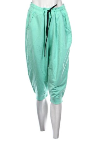 Дамски панталон Sports Performance by Tchibo, Размер XL, Цвят Зелен, Цена 15,33 €