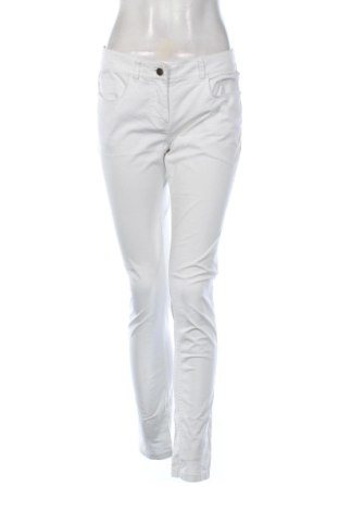 Pantaloni de femei Stefanel, Mărime L, Culoare Alb, Preț 256,00 Lei, #136549228