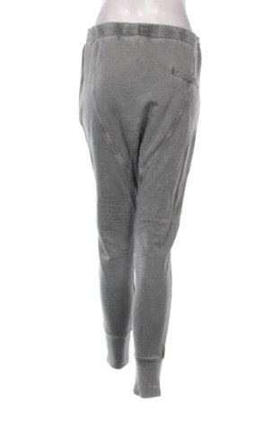 Дамско спортно долнище H&M, Размер L, Цвят Сив, Цена 15,33 €
