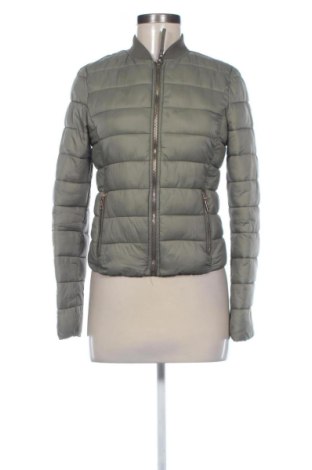 Geacă de femei Bershka, Mărime S, Culoare Verde, Preț 156,40 Lei