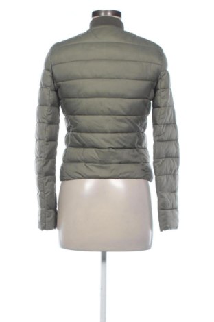 Geacă de femei Bershka, Mărime S, Culoare Verde, Preț 156,40 Lei