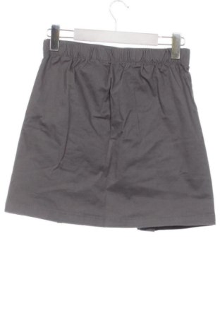 Dětské krátké kalhoty  Amazon Essentials, Velikost 11-12y/ 152-158 cm, Barva Šedá, Cena  349,00 Kč