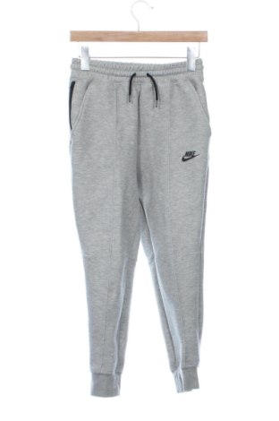 Kinder Sporthose Nike, Größe 9-10y/ 140-146 cm, Farbe Grau, Preis 17,00 €