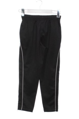 Kinder Sporthose Umbro, Größe 6-7y/ 122-128 cm, Farbe Schwarz, Preis 14,00 €